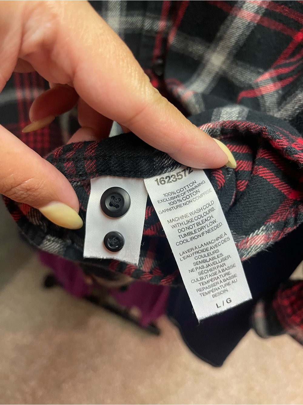 919. Relaxed Plaid Button-Up Shirt in Black & Red - Picture 3 of 4
